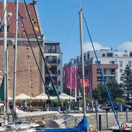 Uroczy W Samym Centrum Gdanska , Bezplatne Miejsce Parkingowe. * Gdansk