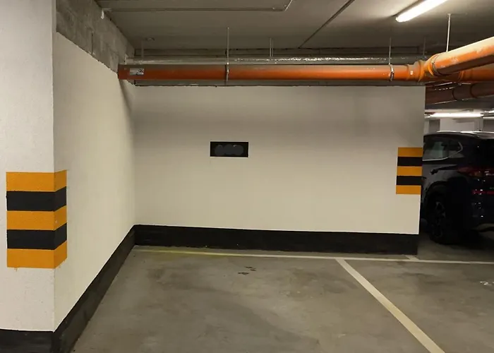 Uroczy W Samym Centrum Gdanska , Bezplatne Miejsce Parkingowe. Gdaňsk