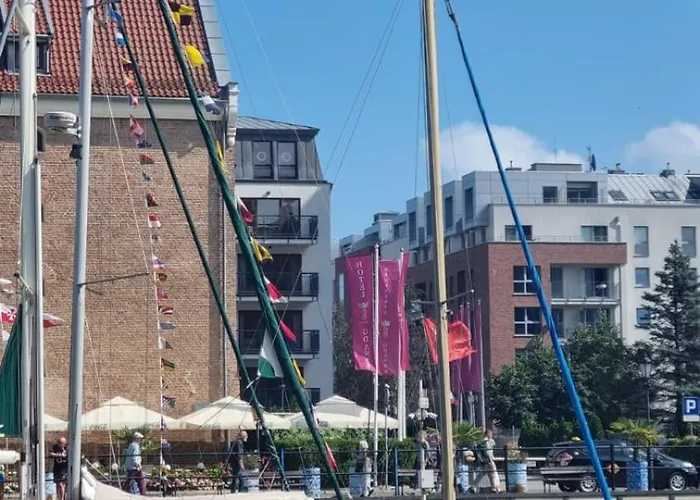 Uroczy W Samym Centrum Gdanska , Bezplatne Miejsce Parkingowe. * Gdaňsk